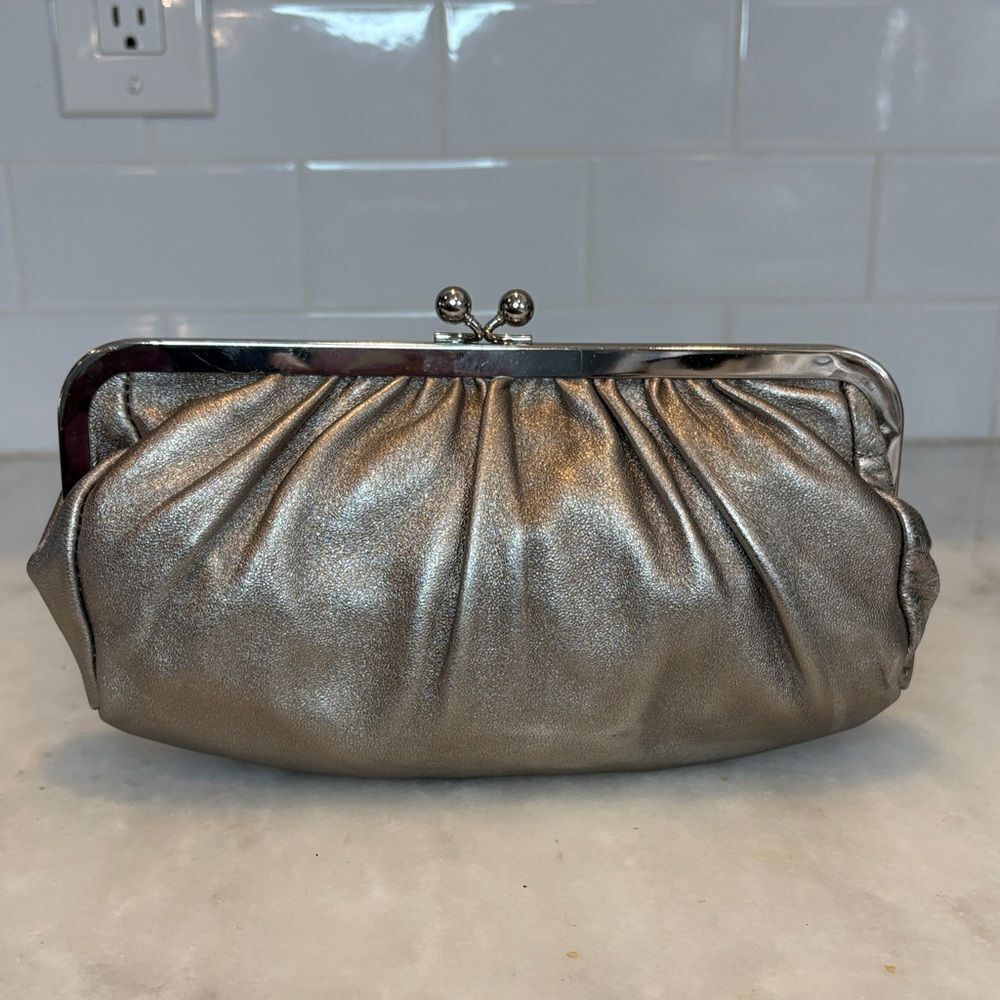 Express Kiss Lock Metallic Purse Bag Silver Genuine Leather Frame Clutch